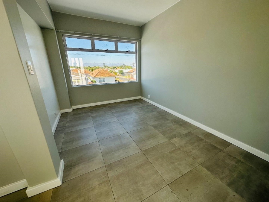 1 Bedroom Property for Sale in Oakdale Western Cape